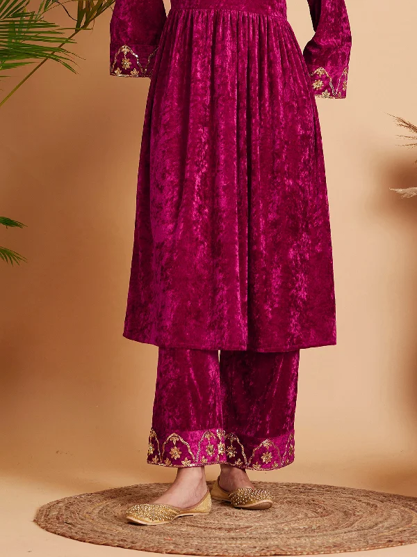 Women Fuchsia Velvet Embroidered Straight Pants