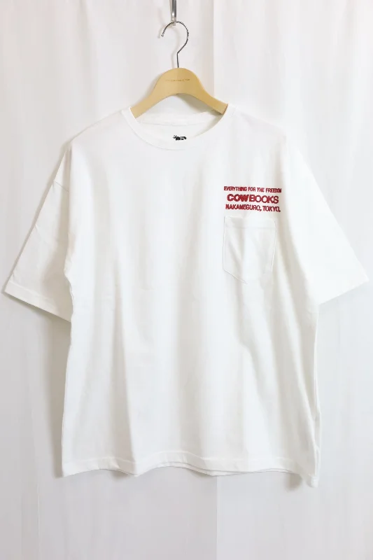 COW BOOKS / Book Vendor Pocket T-shirts-White